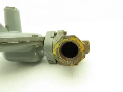 Fisher Controls S100-4 Pressure Regulator 1"NPT Valve 3/8" Orifice 3-9"WC