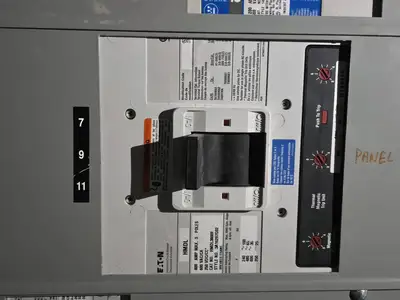 2000A 480Y/277V Eaton Switchgear Power Distribution Center w/ 45kVA Transformer & Panels (Containerized)