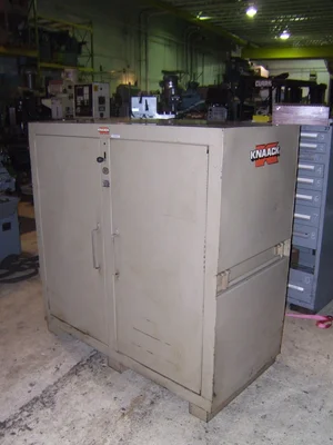 Knaack 2 Door Locking Tool Cabinet