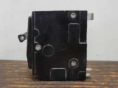 USED SQUARE D QO220