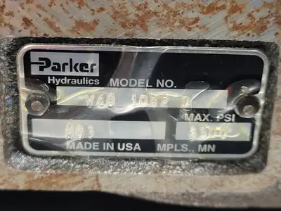 NEW PARKER V40-1082-D