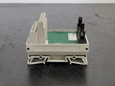 USED ALLEN-BRADLEY 1492-IFM20FN