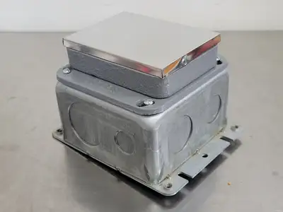 NEW HUBBELL B2427