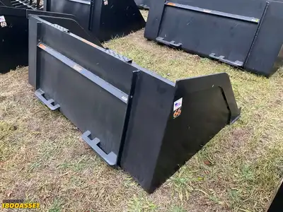 New Tomahawk 66” snow/mulch skid steer bucket, welded on high carbon cutting edge, skid steer...