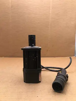 Yaskawa USAREM-01BE2K AC Servo Motor 100W 3000RPM