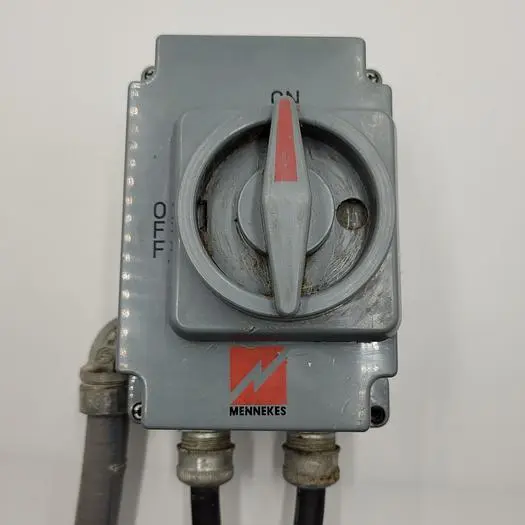 Used MENNEKES MENNEKES D-57343 WALL MOUNTED RECEPTACLE Connector Accessories | ND Industrial Surplus #1218004