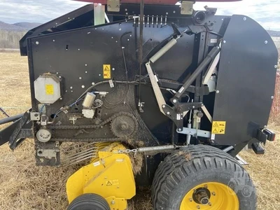 Used 2024 NEW HOLLAND RF440 UTILITY Square Balers Maine US | Beauregard Equipment #1511360