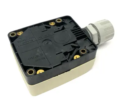 Used Telemecanique Inductive Proximity Sensor 60mm Sn 80x80x40 Proximity Sensors Michigan US | Maverick Industrial Sales #1398831