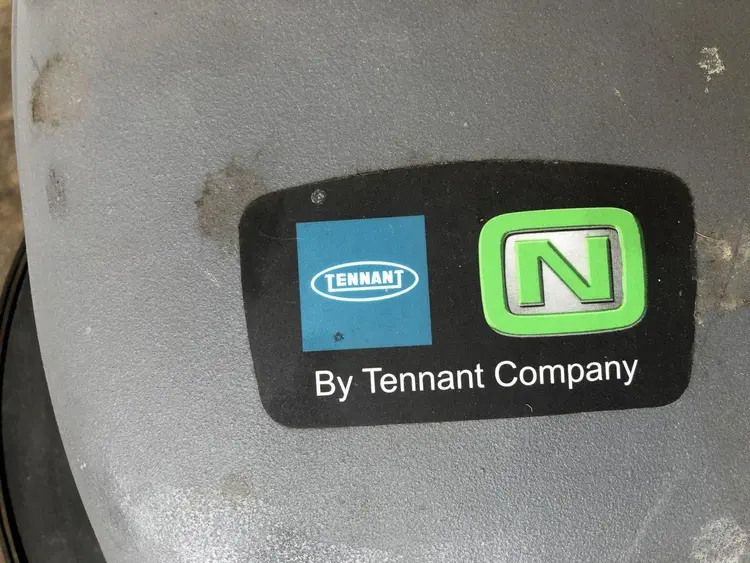 Used TENNANT BR-2000-DC Burnishing Machines Ohio US | Yoder Brothers machinery 7 #90889