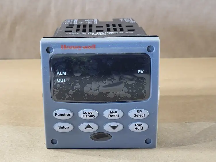 Used HONEYWELL UDC2500 Misc Electrical & Power Parts British Columbia CA | Lenmark #254646
