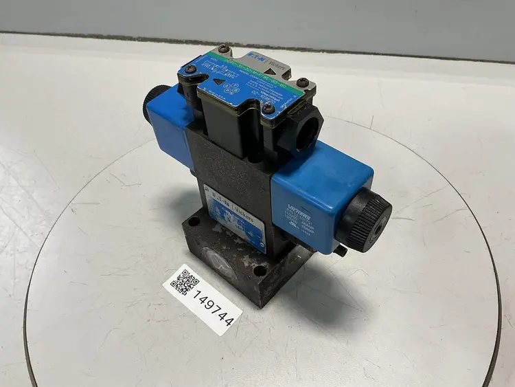 Used VICKERS DG4V-3S-2C-M-FTWL-B5-60 Valves/Fittings Michigan US | Ideal Machinery #691166