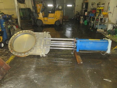 Trueline TL 30" knife gate valve with actuator
