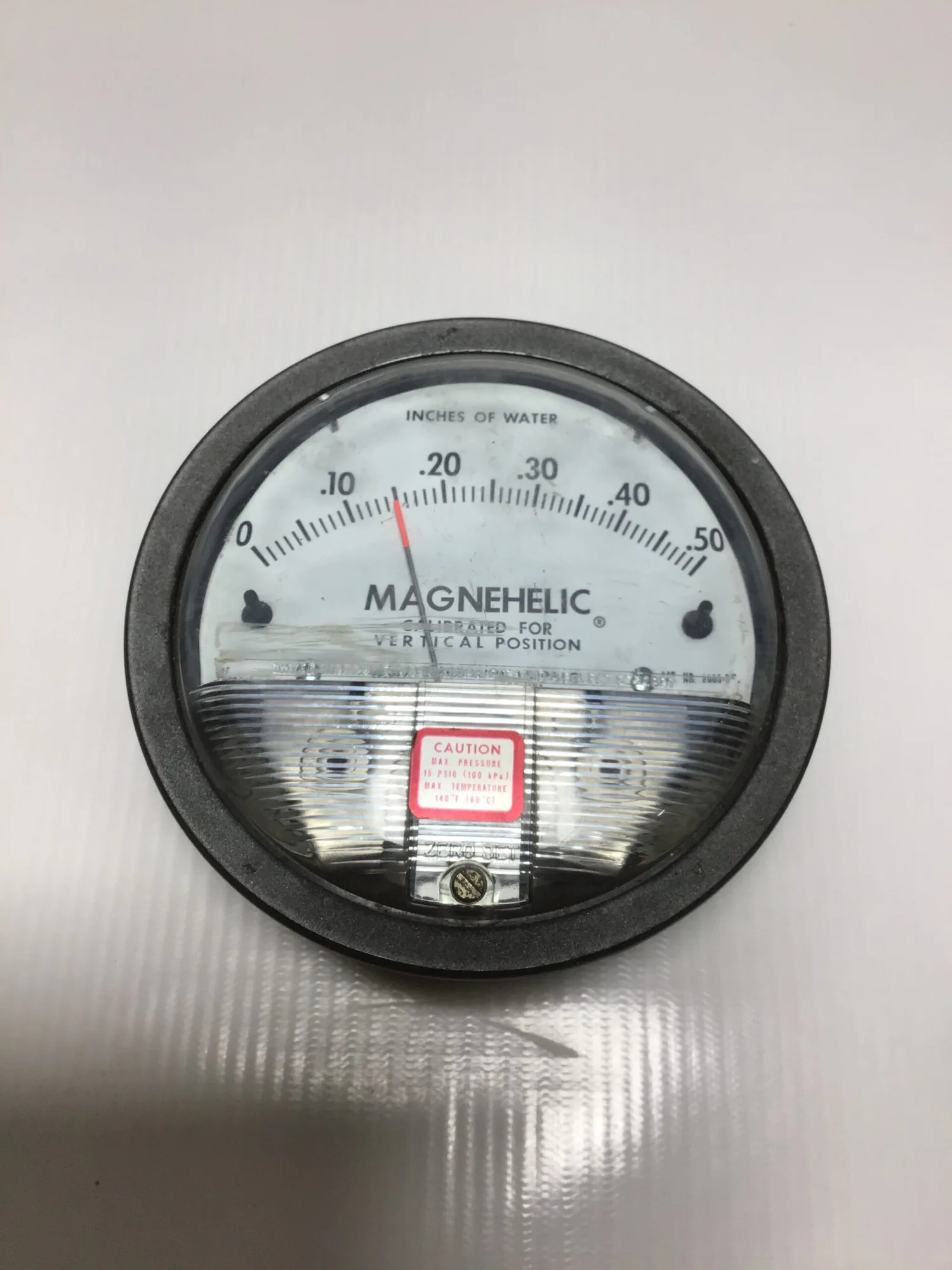 Dwyer Magnehelic Pressure Gauge 0-50 Inches Water Max Pressure 15 PSIG (100 kPa)