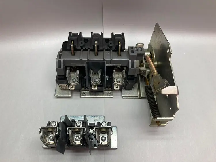 Used ALLEN BRADLEY 1494V-DS30 Miscellaneous Equipment (Electrical & Power) | Surplus Asset Holdings #1195994
