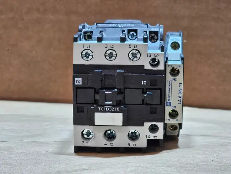 Used TELEMECANIQUE TC1D3210 Switchgears British Columbia CA | Lenmark #1438449