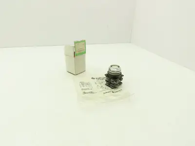 General Electric CR104PBG92A1 Pushbutton Switch Momentary 30mm