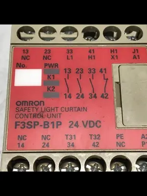 USED OMRON F3SP-B1P