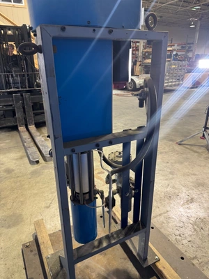 SEALANT EQUIPMENT & ENGINEERING Dispensing Pump Sealant Pump | K.B. Industries LLC (8)