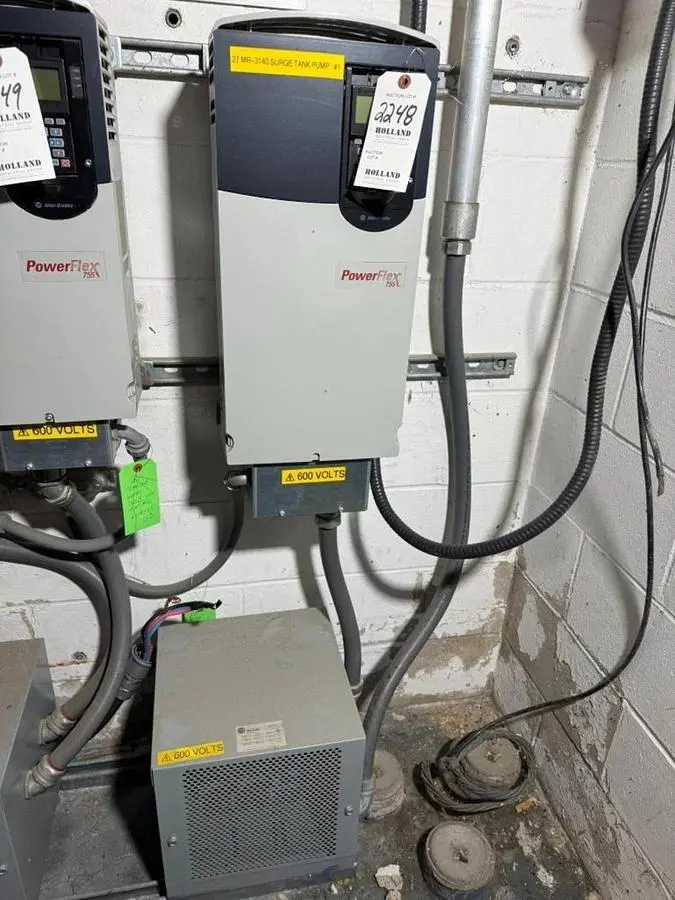 50 HP ALLEN BRADLEY POWERFLEX 755 DRIVE CAT. 20G11NE052JA0NNNNN 600V MFG. 2022