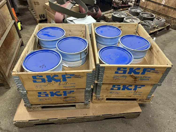 Used SKF LGFP 2-18 Bearing grease Ohio US | Yoder Brothers machinery #444825