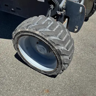USED 2015 Genie Z-62/40
