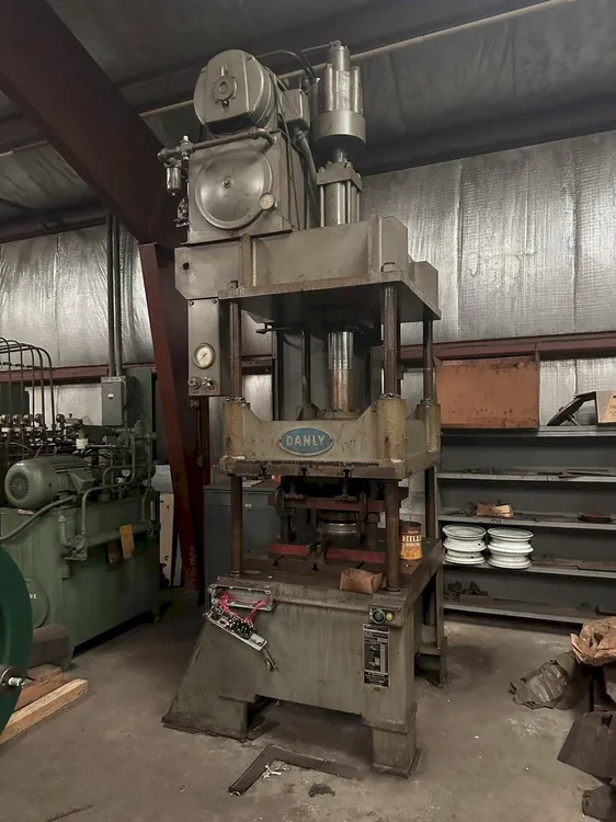 Used DANLY _UNKNOWN_ Hydraulic Presses Ohio US | Yoder Brothers machinery #1540999