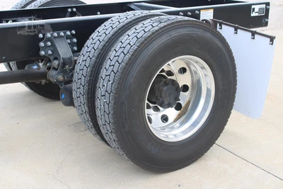 New | in-Stock 2025 MACK MD6 Cab Chassis trucks Texas US | Roll Off Truck World #1491874