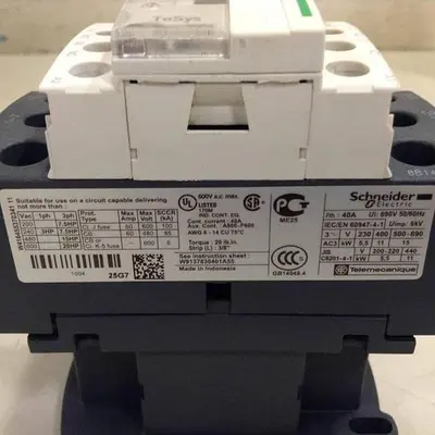 USED SCHNEIDER ELECTRIC LC1D25