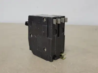 USED SQUARE D QO215