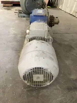 MOTOVARIO 0052804 5.3/6.1HP Gearmotor 1440/1740RPM 68.6:1 230/400V 460V 3PH