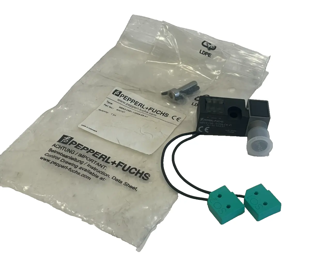 NEW PEPPERL + FUCHS 904157 INDUCTIVE PROXIMITY SENSOR NBN2-F581-100S6-E8-V1