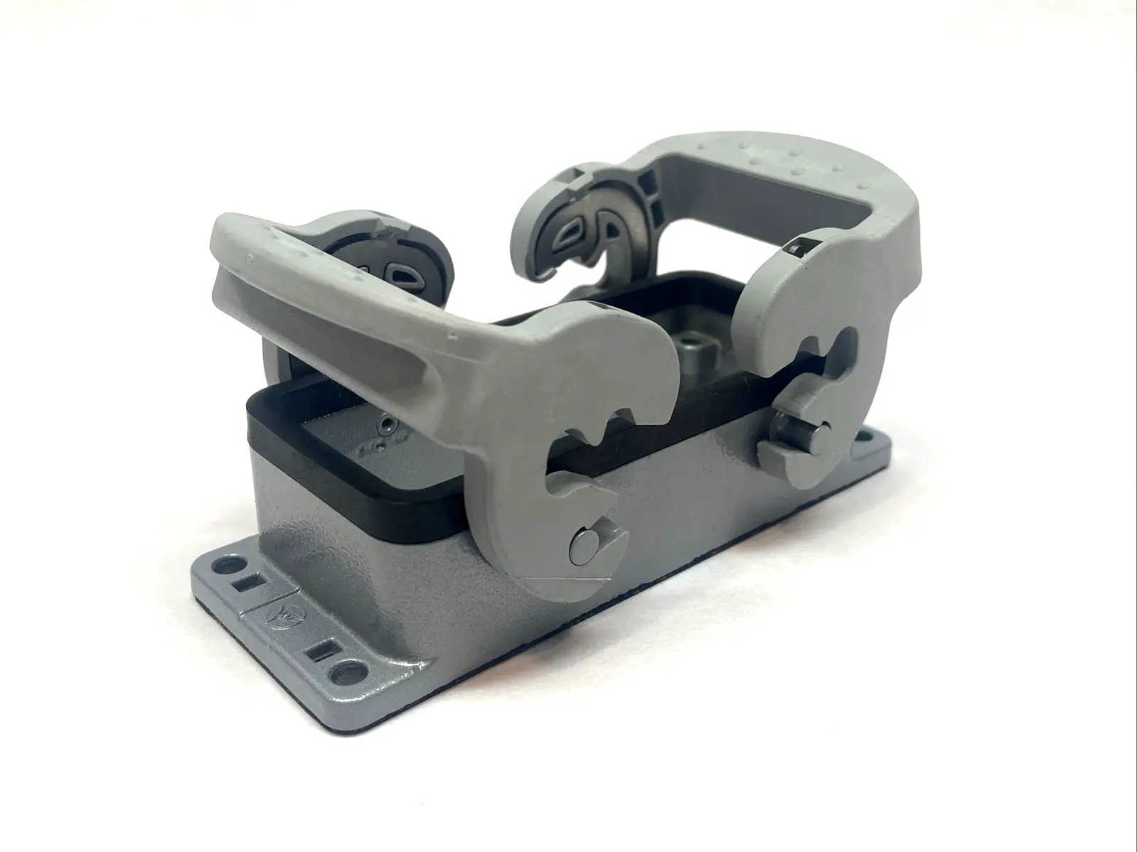 USED WIELAND BOTTOM BASE DOUBLE LATCH