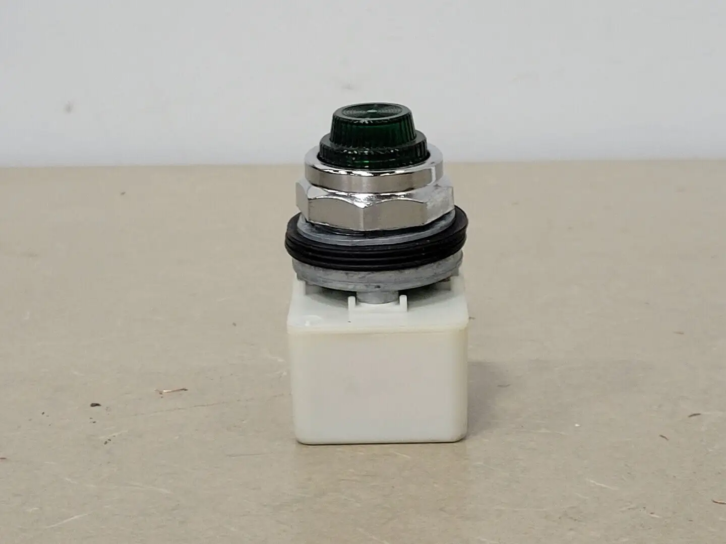 New | in-Stock SCHNEIDER ELECTRIC 9001KM1 Lighting British Columbia CA | Lenmark #328028