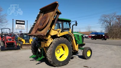 USED 2014 JOHN DEERE 6105D