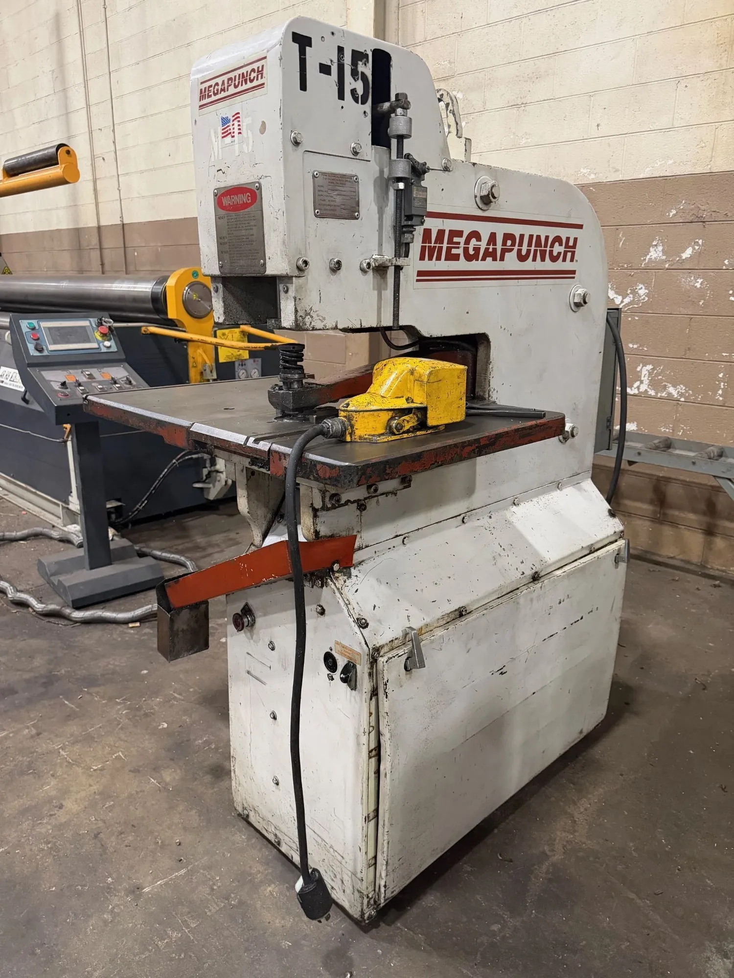 USED 1982 MEGA PUNCH SMGP35