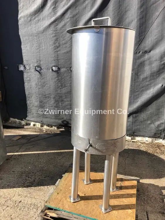 Used _UNKNOWN_ _UNKNOWN_ Vertical Single Wall Tanks Tennessee US | Zwirner Equipment #1173374