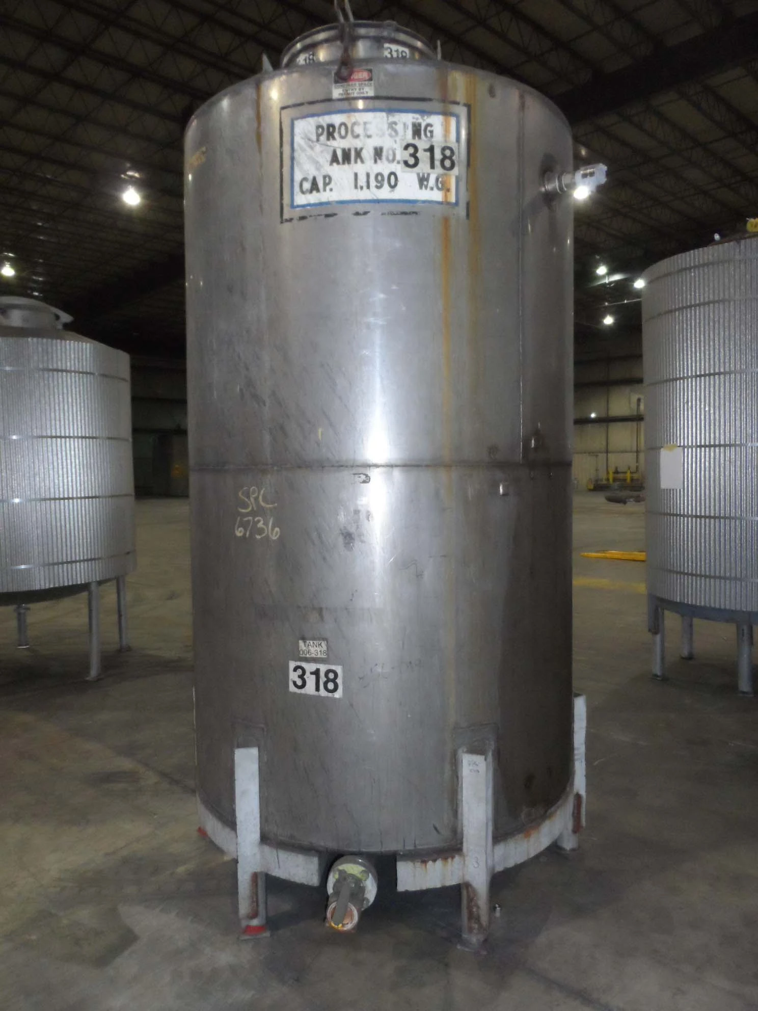 1,000 Gallon Stainless Steel Vertical Tank 4'8" Dia. X 8' Straight Side