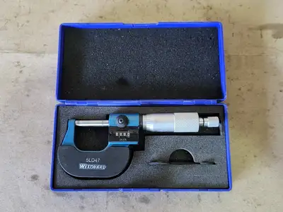 0-1" Outside Digital Micrometer 5LD47 and 0-6" Caliper 5LD57