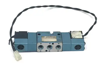 825C-PM-611BA-572 | MAC Valves  Solenoid Valve - Used
