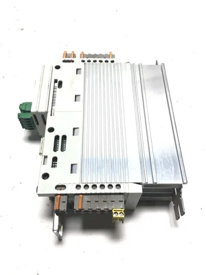 Lenze E82EV551-4C200 Vector Frequency Inverter
