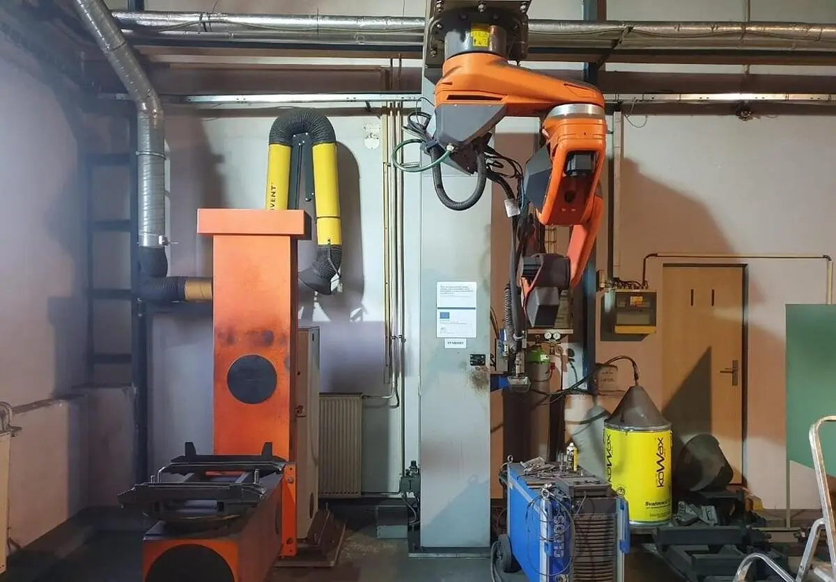 Used 2017 CLOOS WELDING ROBOT Robotic Welding Cells CZ | Amaron s.r.o. #1425595