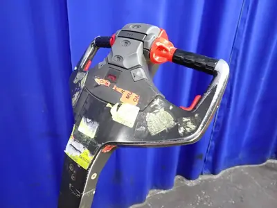 USED THE RAYMOND CORPORATION 8410