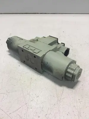 USED VICKERS DG4VC-3-2C-M-PS1-H-7-PC1-52