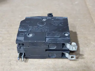 Used SQUARE D QOB220 Switchgears British Columbia CA | Lenmark #1438637