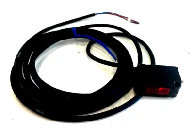 NEW KEYENCE PZ2-42 PHOTOELECTRIC SENSOR PZ242