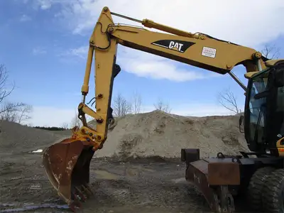 Used 2004 CATERPILLAR M318C Excavators New York US | Abele Tractor #1341439