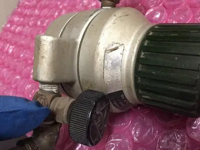 AIR PRODUCTS 02-100 PRESSURE REGULATOR