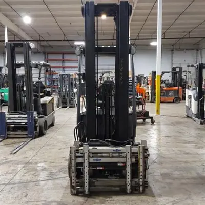 USED 2019 CROWN FC5225-60