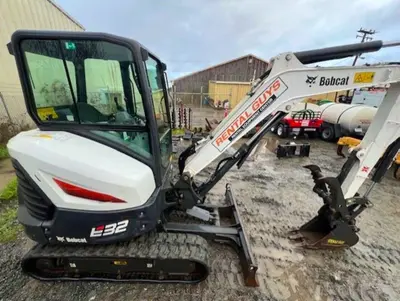 USED 2023 Bobcat E32 R2