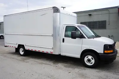 Used 2017 GMC SAVANA G3500 Box trucks Florida US | Truck and Van Outlet #1541709